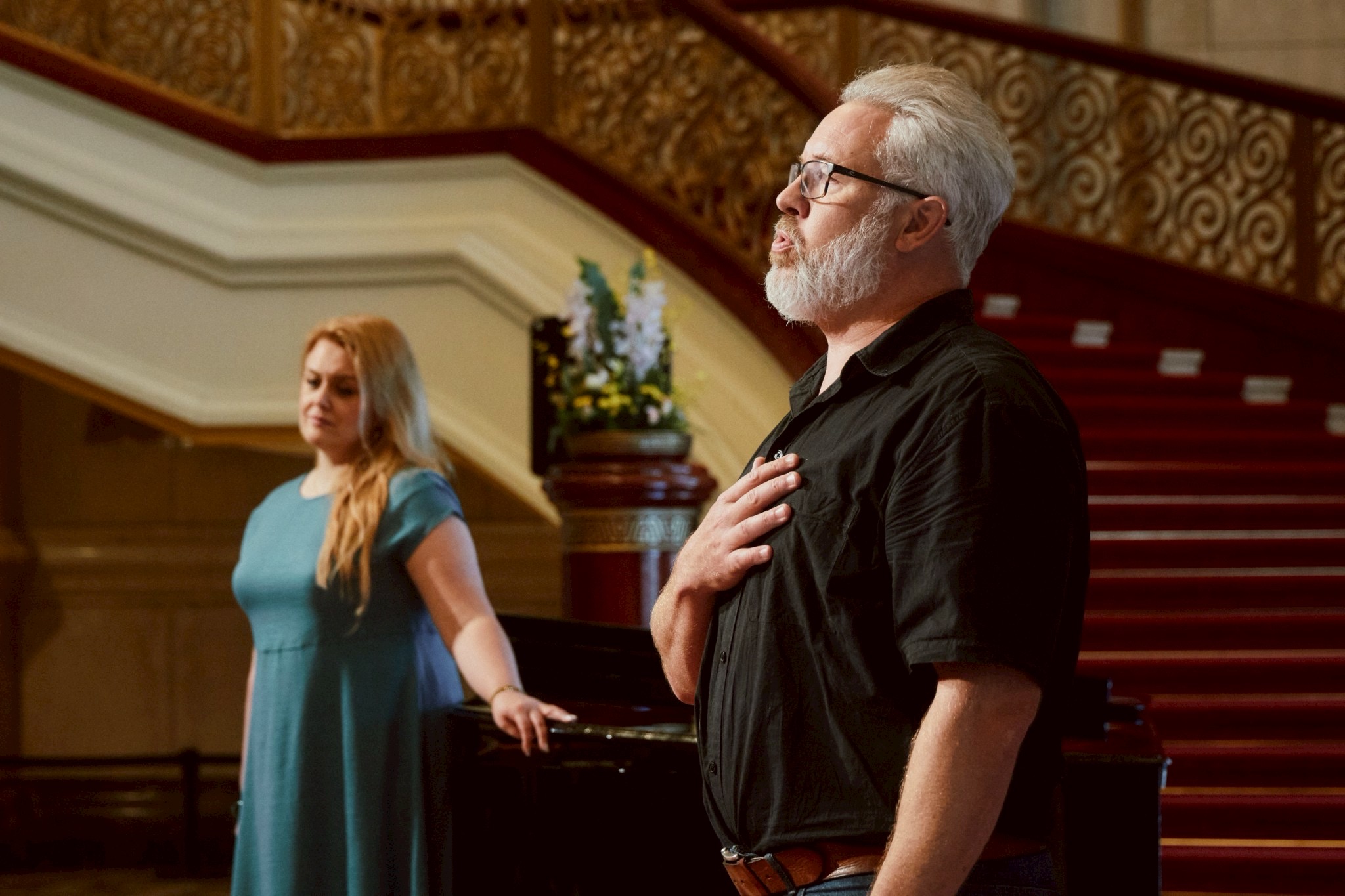 記者會演出片段(左)客席音樂家／伊沃娜．索博特卡Iwona Sobotka、(右)客席音樂家／賽門．貝利Simon Bailey