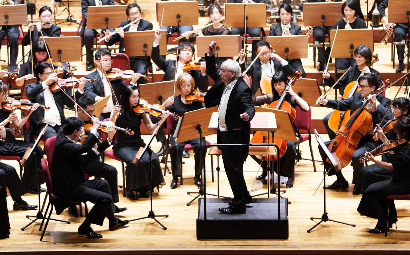 Mario Venzago, conductor