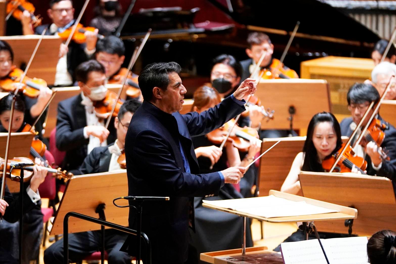 Miguel Harth-Bedoya, conductor