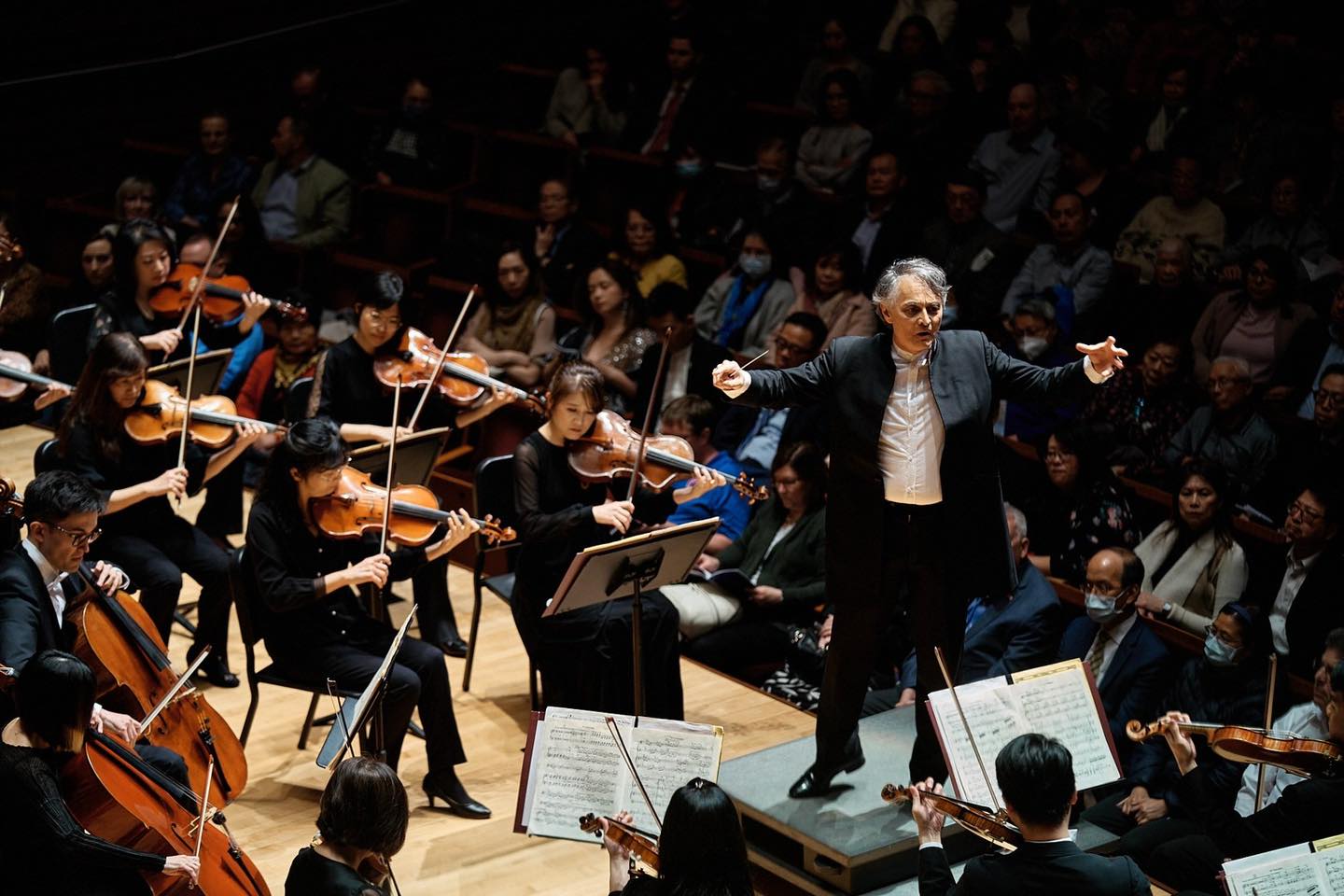 Jun Märkl, conductor