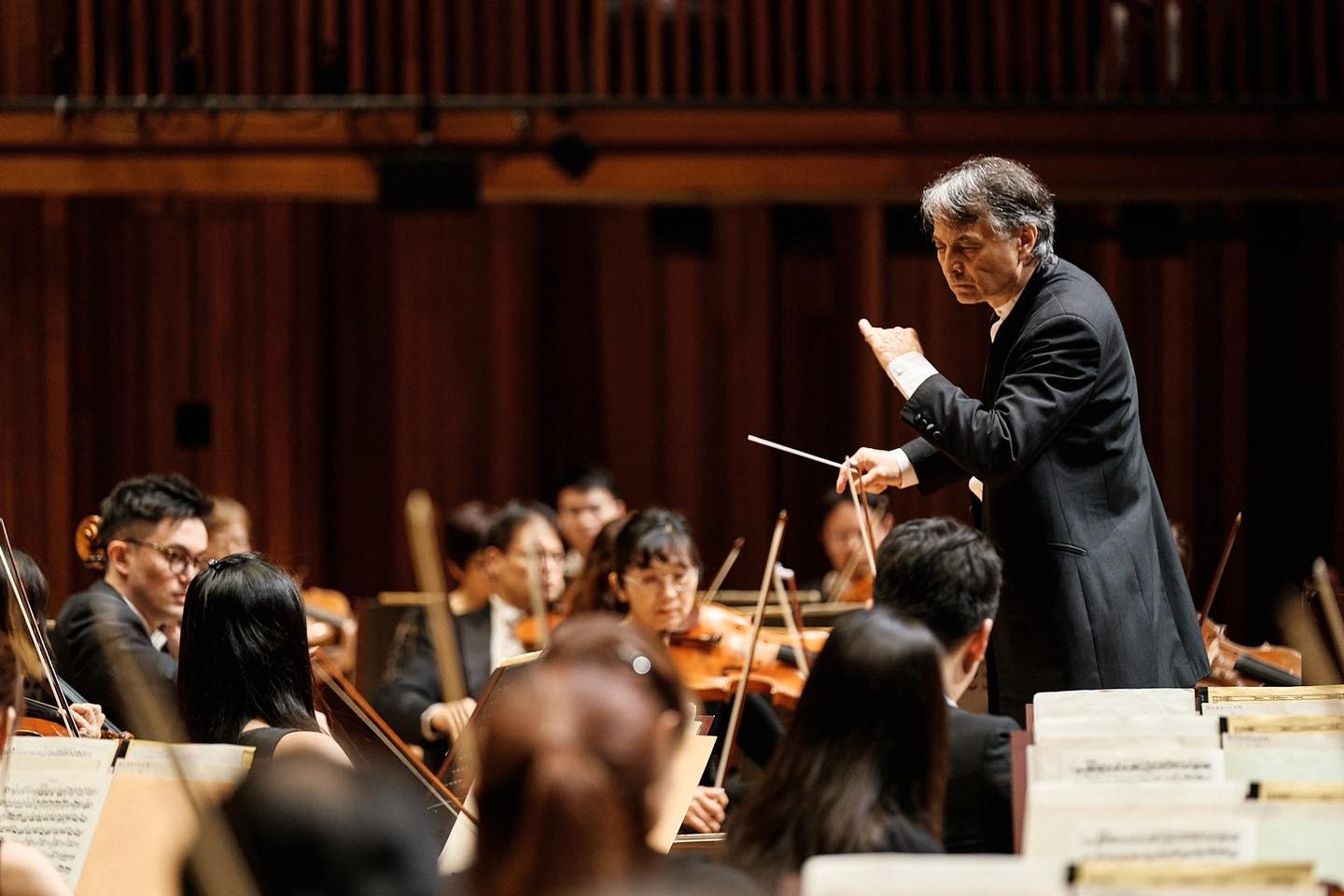 指揮｜準・馬寇爾(Jun Märkl)