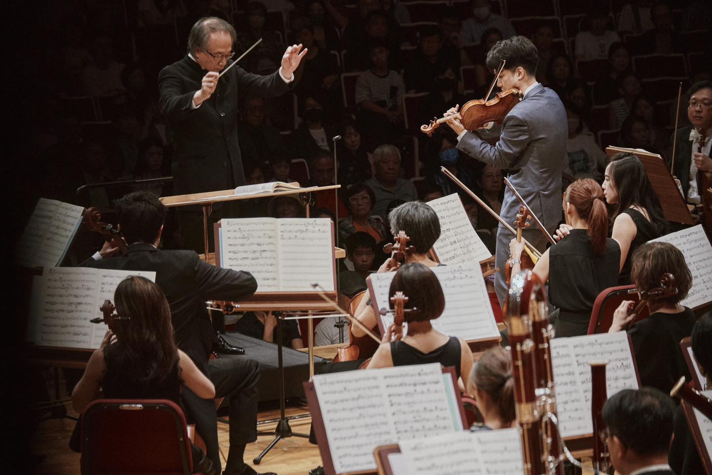 Shao-Chia Lü, conductor、Richard Lin, violin