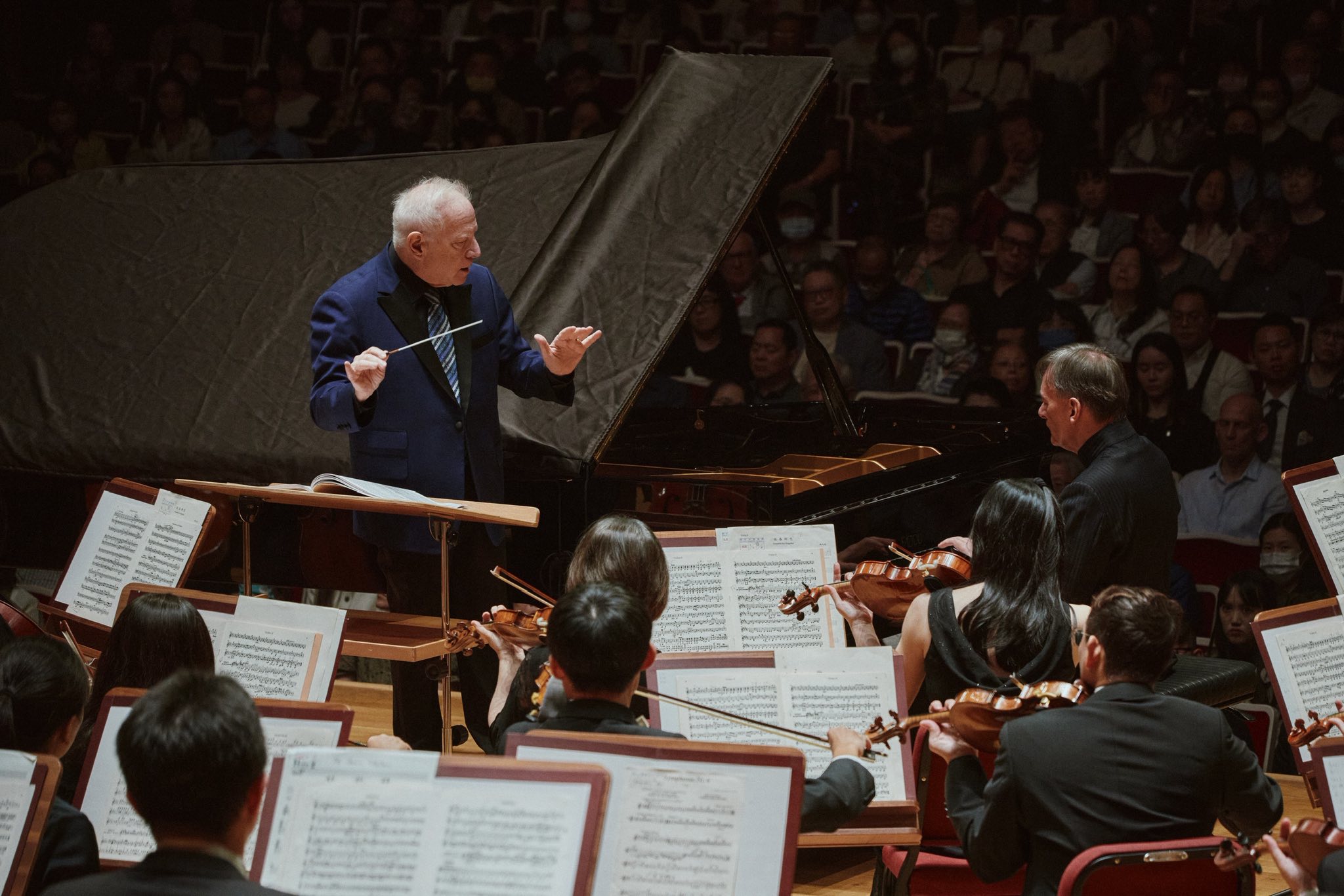 Leonard Slatkin, conductor、Sir Stephen Hough, piano