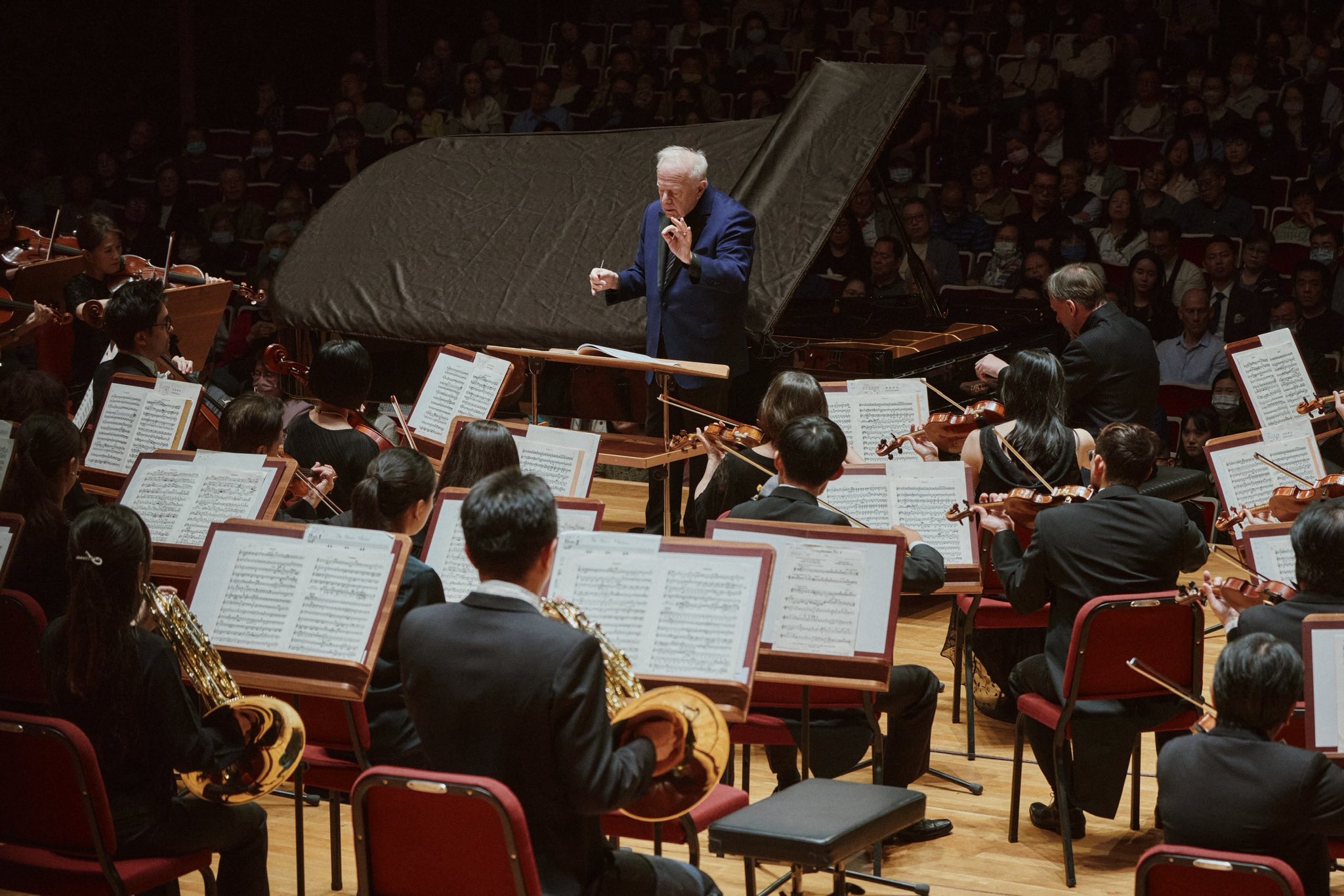 Leonard Slatkin, conductor、Sir Stephen Hough, piano