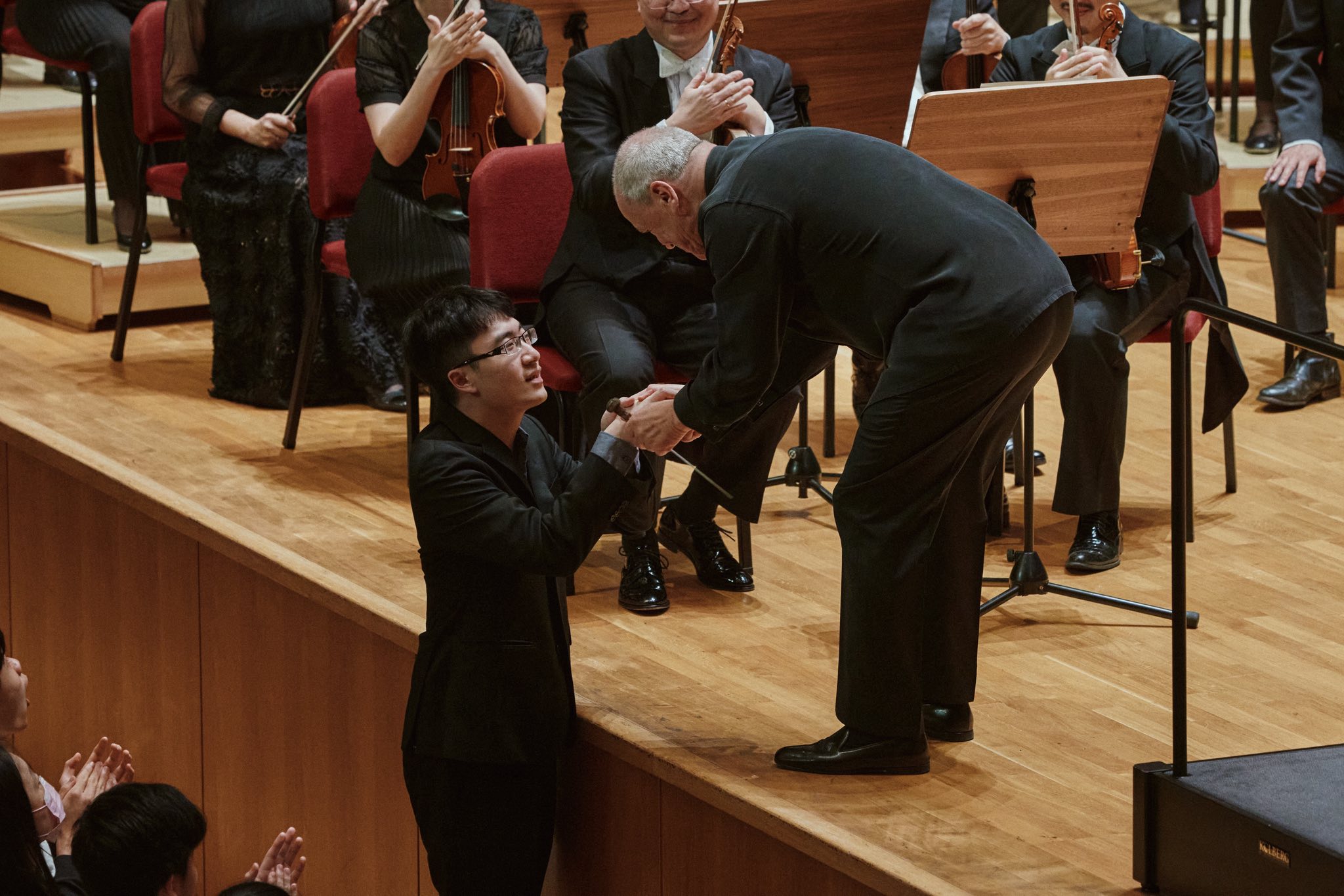 Hans Graf, conductor、Wei-Zhe Shih, composer