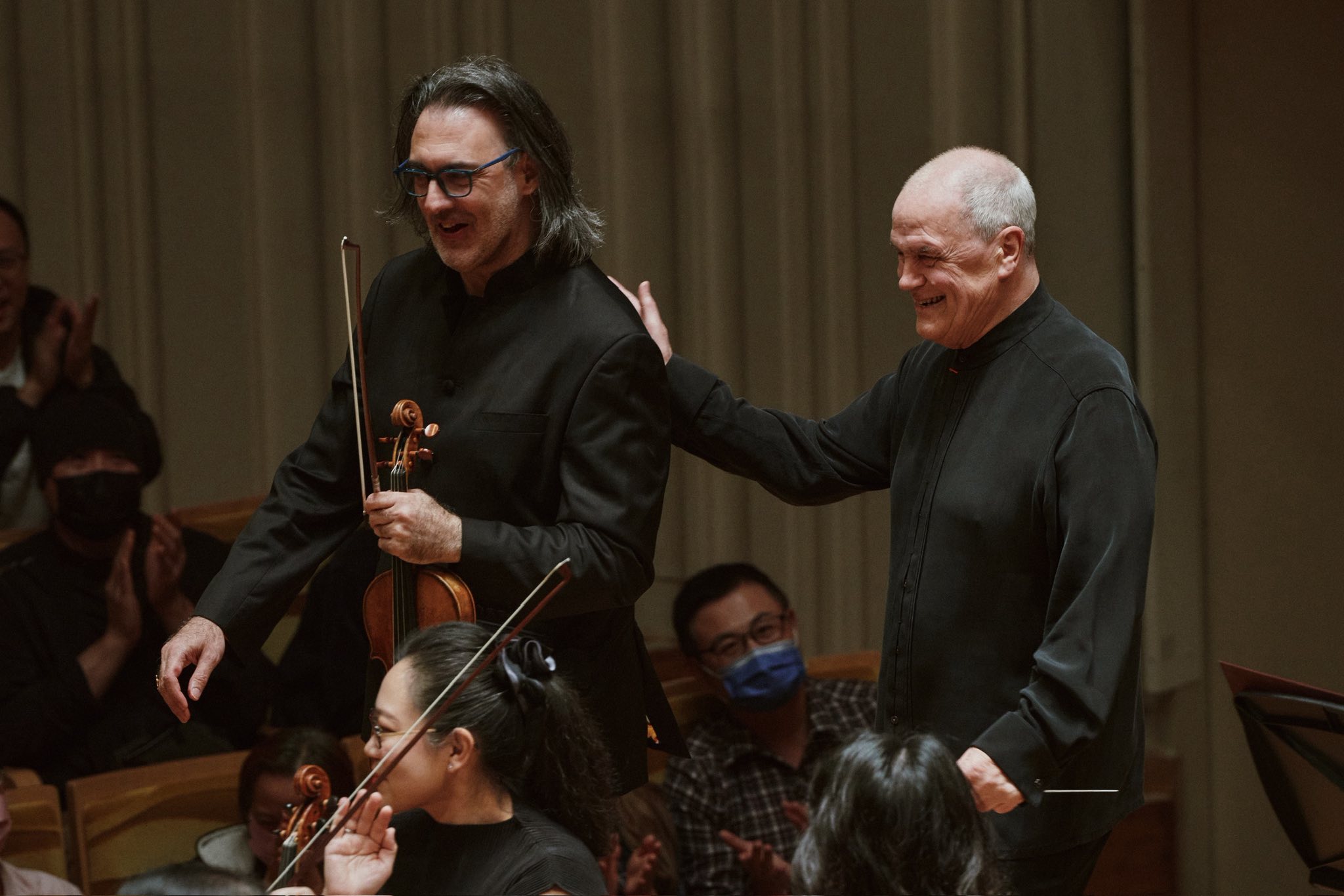 Hans Graf, conductor 、Leonidas Kavakos, violin