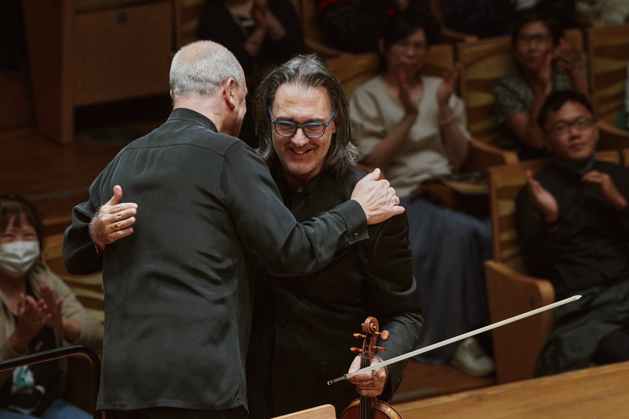 Hans Graf, conductor 、Leonidas Kavakos, violin